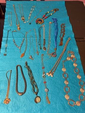 Vintage/Modern Necklaces Lot of 22 Various Styles
